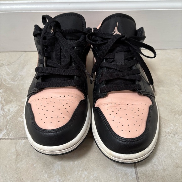 Air Jordan 1 Low Crimson Tint Black/White - Picture 4 of 10